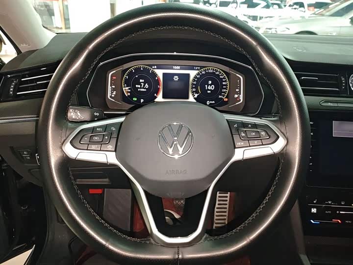 Фото 11 - Volkswagen Magotan