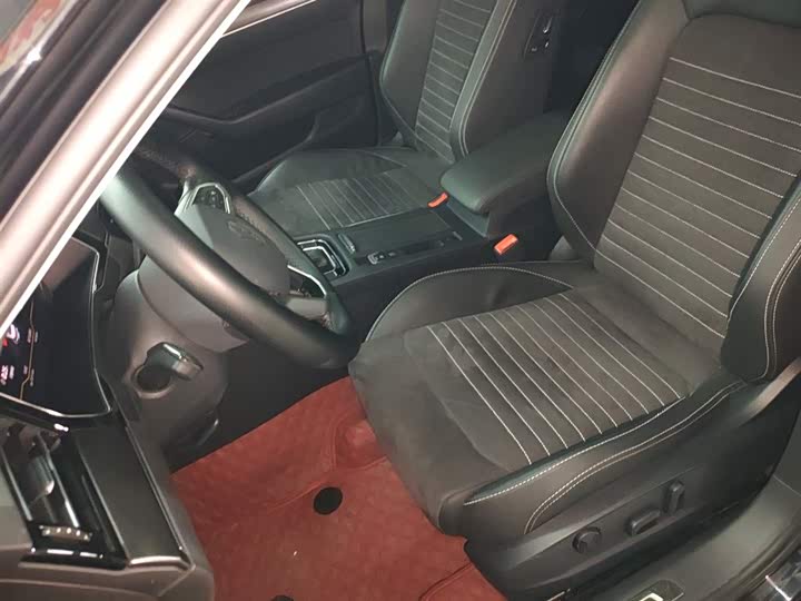 Фото 15 - Volkswagen Magotan