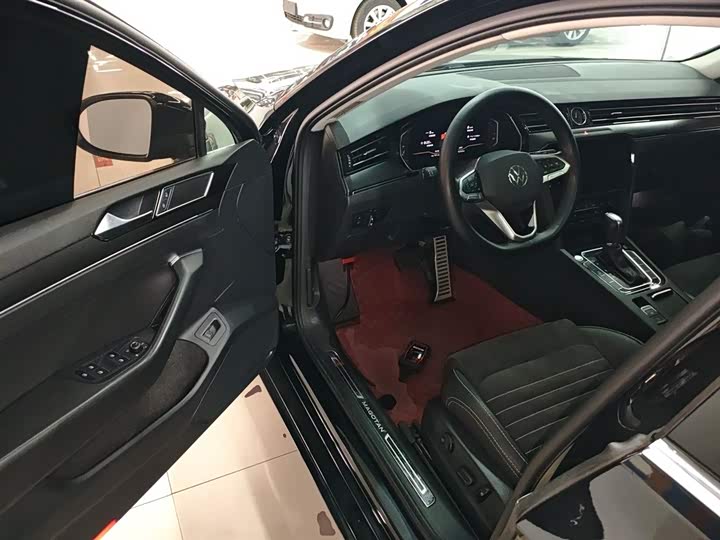 Фото 16 - Volkswagen Magotan