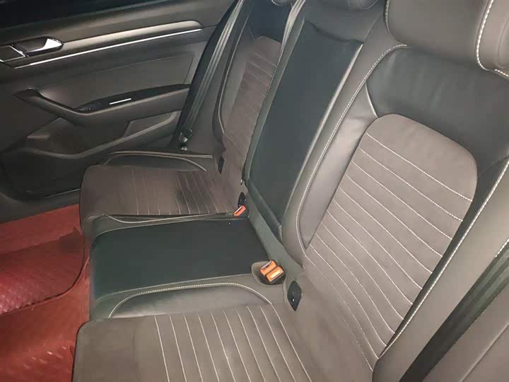 Фото 17 - Volkswagen Magotan