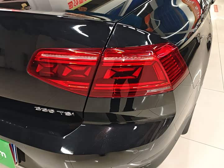 Фото 8 - Volkswagen Magotan