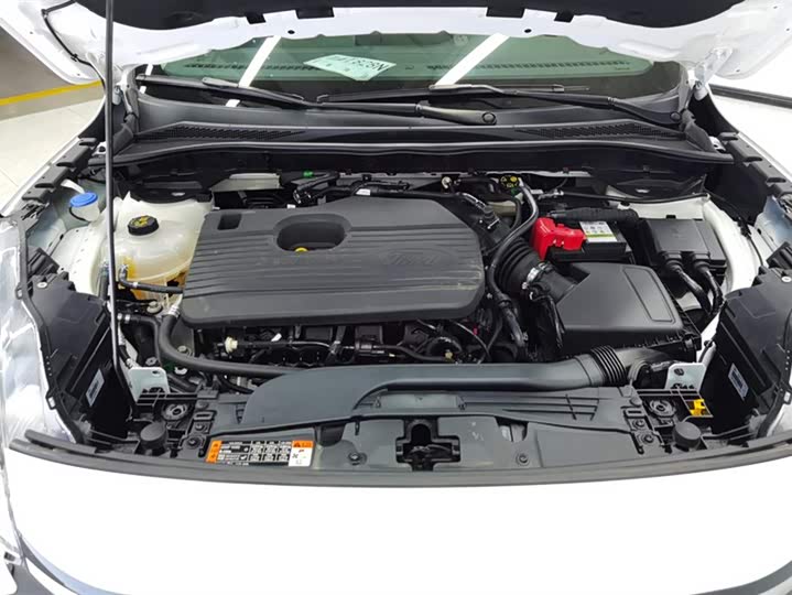 Фото 10 - Ford Escape