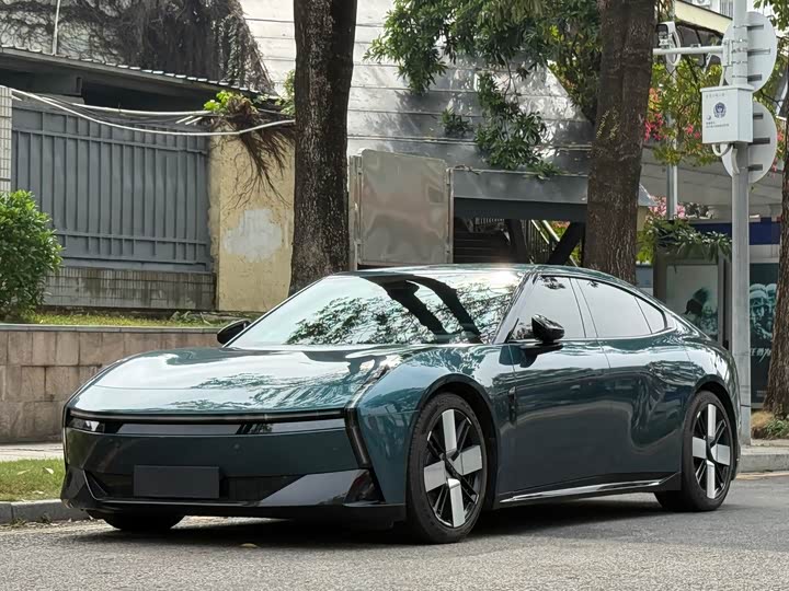 Фото 1 - XPeng P7