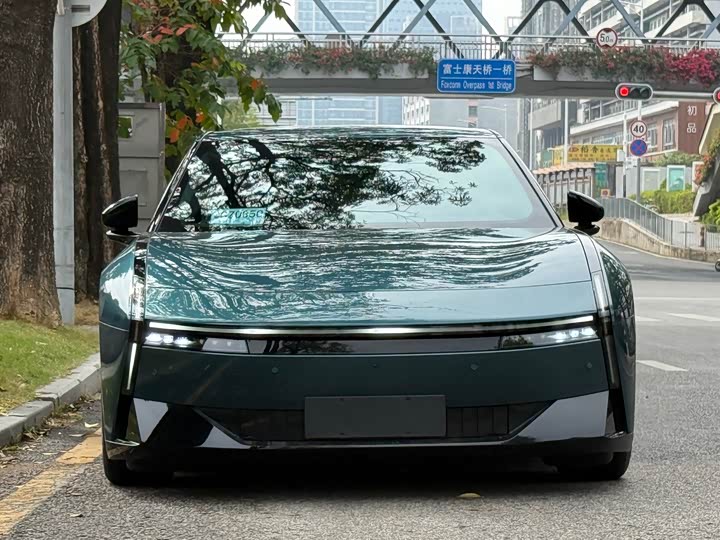 Фото 2 - XPeng P7