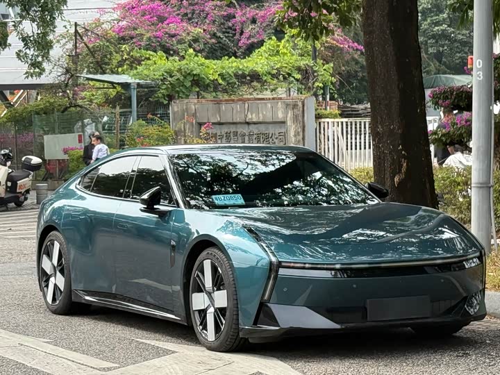 Фото 3 - XPeng P7