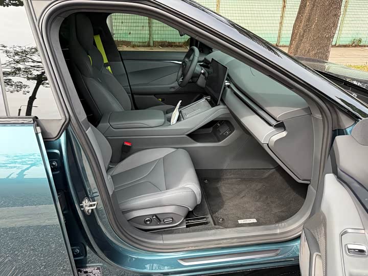 Фото 9 - XPeng P7