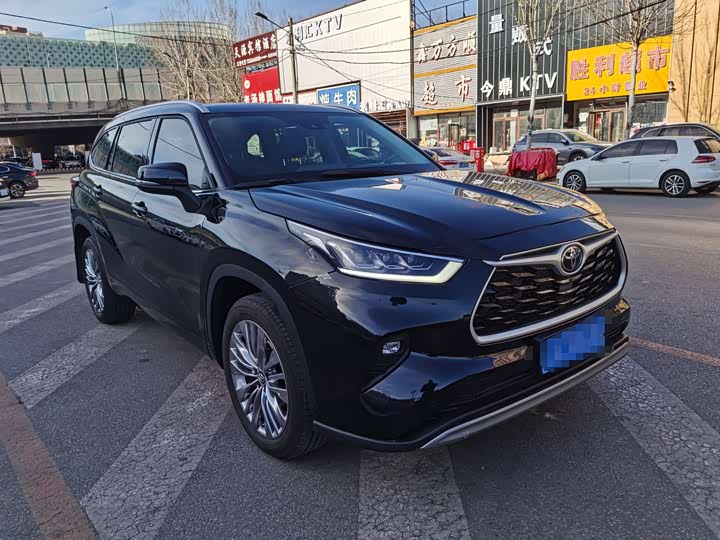 Фото 3 - Toyota Highlander