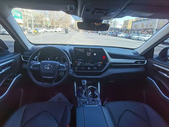 Фото 6 - Toyota Highlander