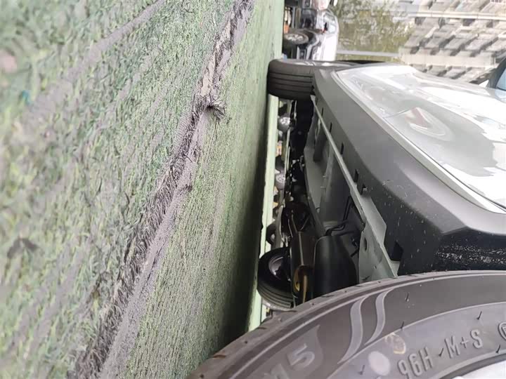 Фото 22 - Roewe RX5