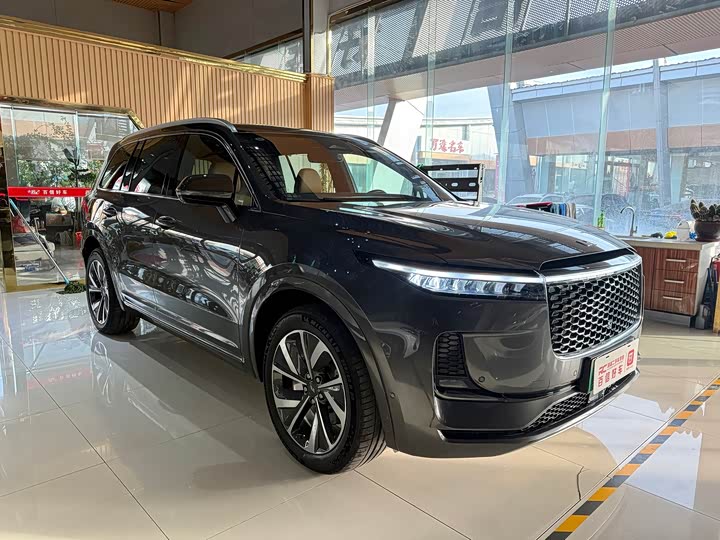 Фото 1 - LiXiang One