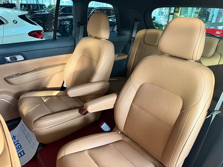 Фото 24 - LiXiang One