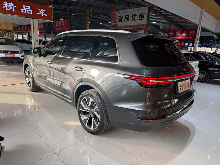 Фото 5 - LiXiang One