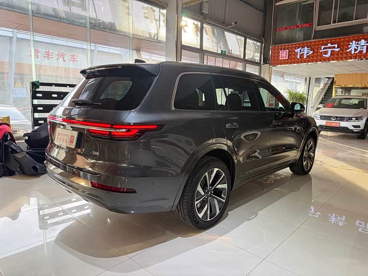 Фото 6 - LiXiang One