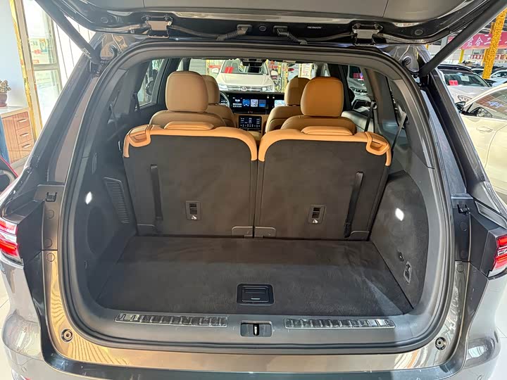 Фото 8 - LiXiang One