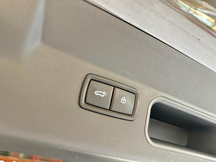 Фото 9 - LiXiang One