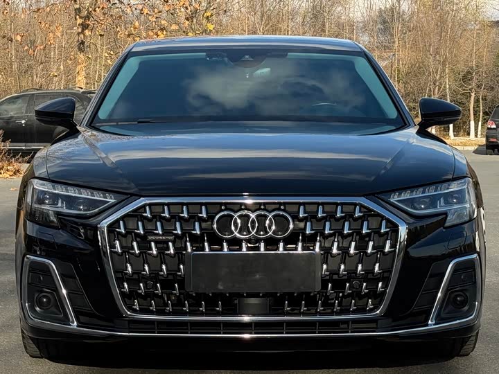 Фото 2 - Audi A8