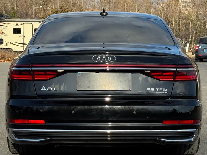 Фото 4 - Audi A8