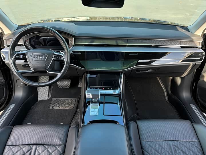 Фото 8 - Audi A8