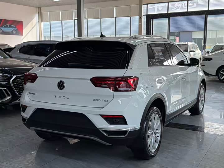 Фото 12 - Volkswagen T-Roc