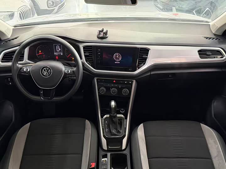 Фото 7 - Volkswagen T-Roc