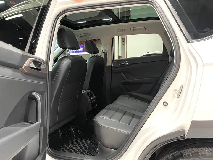 Фото 12 - Volkswagen Tharu