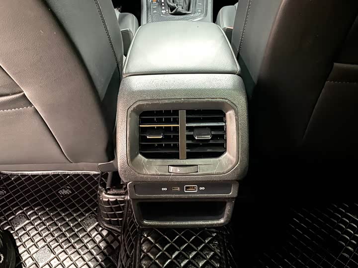 Фото 13 - Volkswagen Tharu