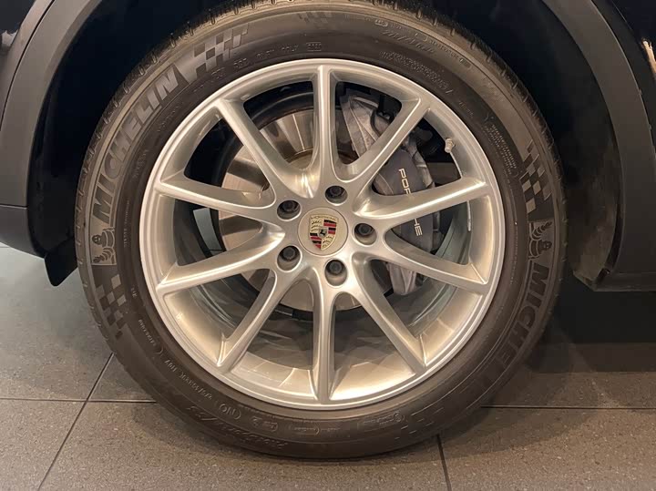 Фото 12 - Porsche Cayenne