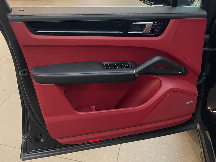 Фото 13 - Porsche Cayenne