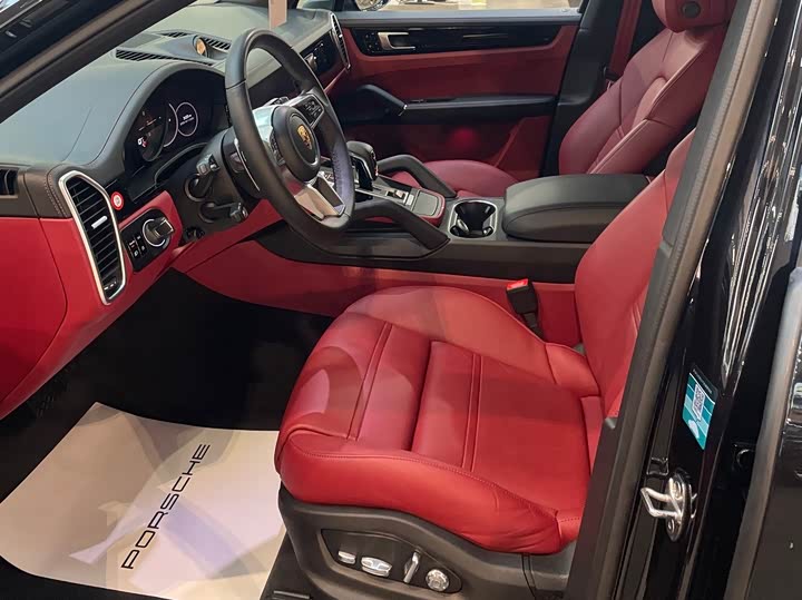 Фото 14 - Porsche Cayenne