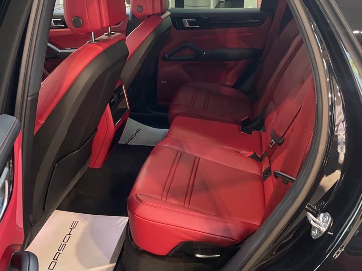 Фото 16 - Porsche Cayenne