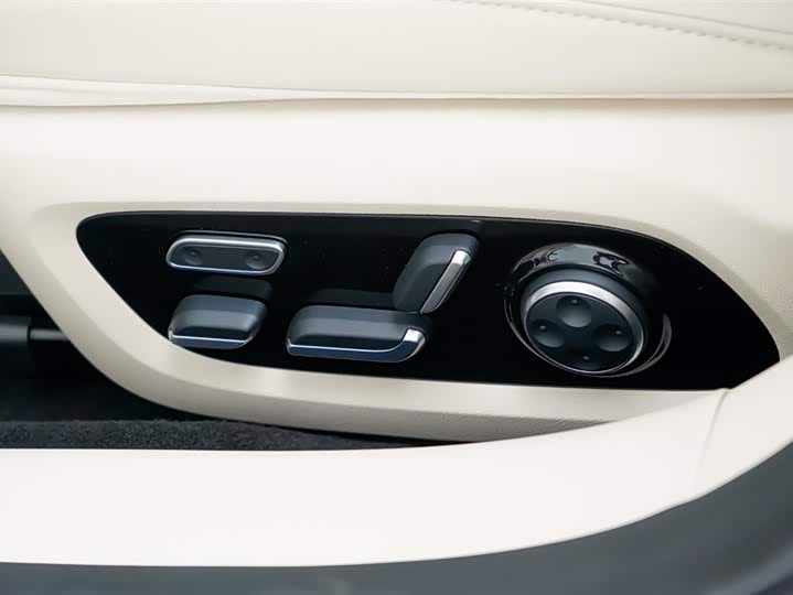 Фото 24 - Luxeed S7