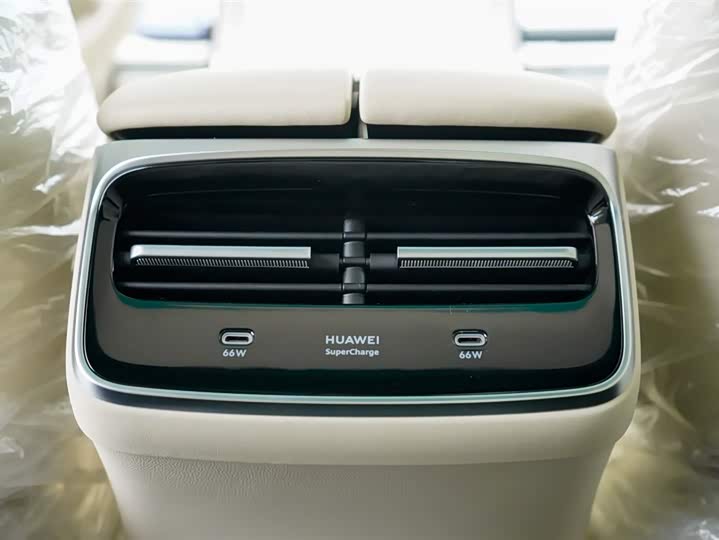 Фото 25 - Luxeed S7