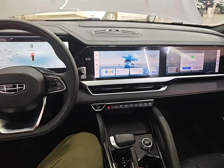 Фото 10 - Geely Monjaro