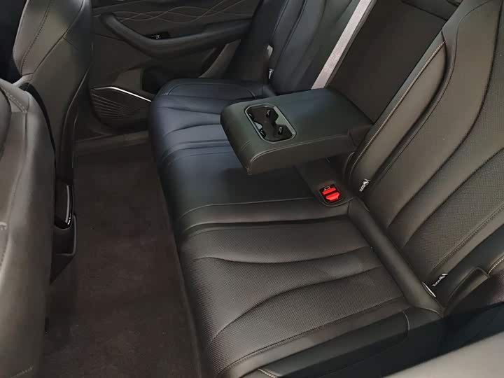 Фото 17 - Geely Monjaro