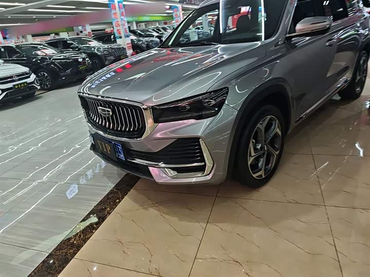 Фото 24 - Geely Monjaro