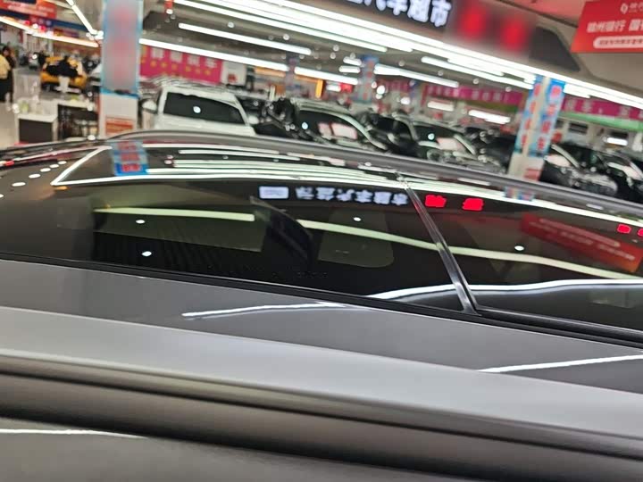 Фото 27 - Geely Monjaro