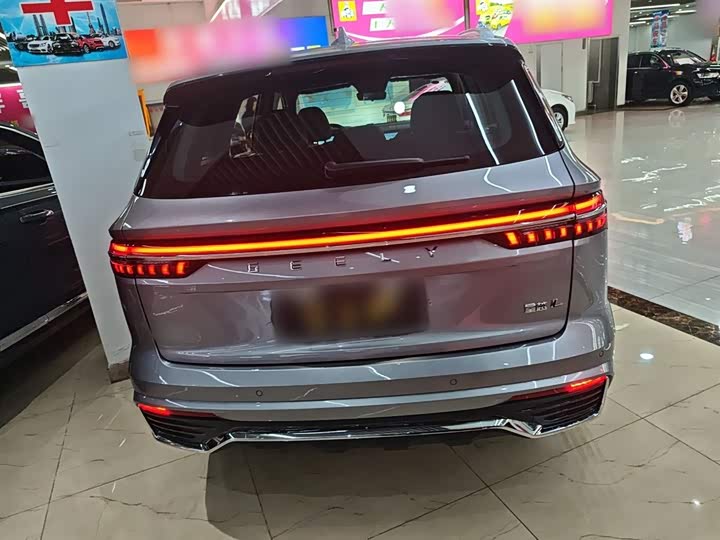 Фото 6 - Geely Monjaro