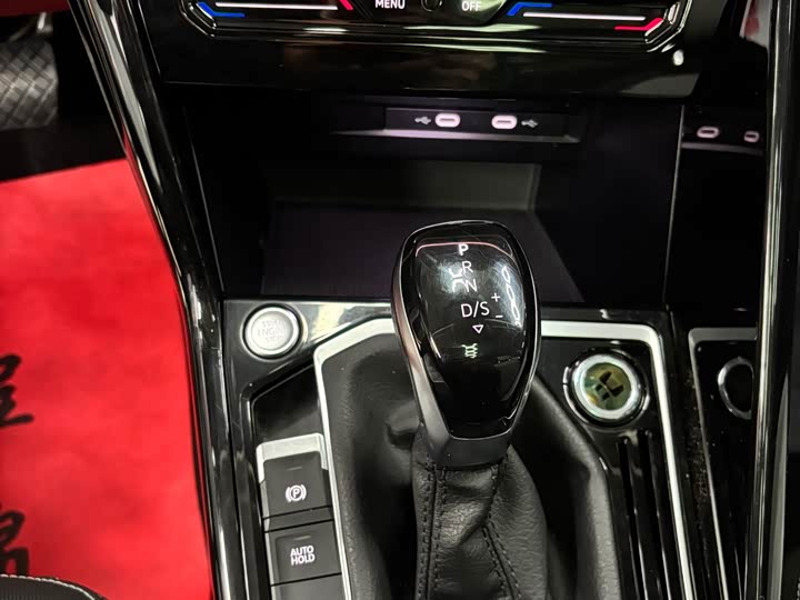 Фото 13 - Volkswagen Tayron