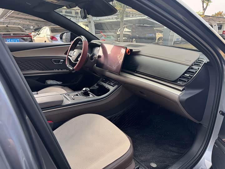 Фото 17 - BYD Han