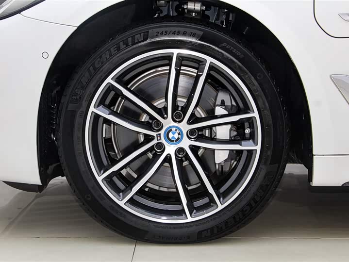 Фото 11 - BMW 5 Series Hybrid