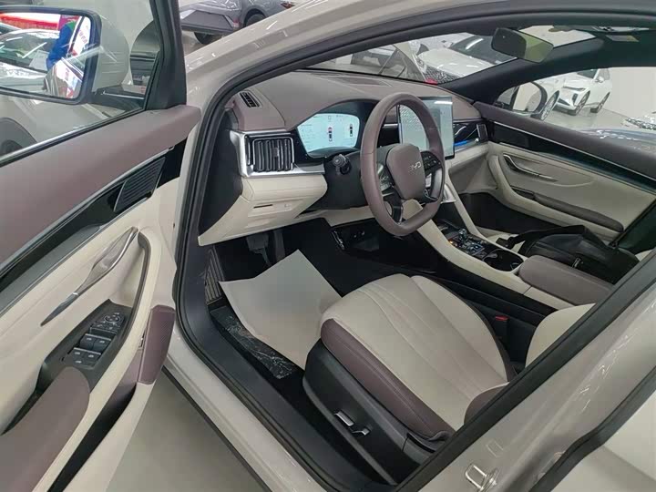 Фото 16 - BYD Song Plus Hybrid/EV