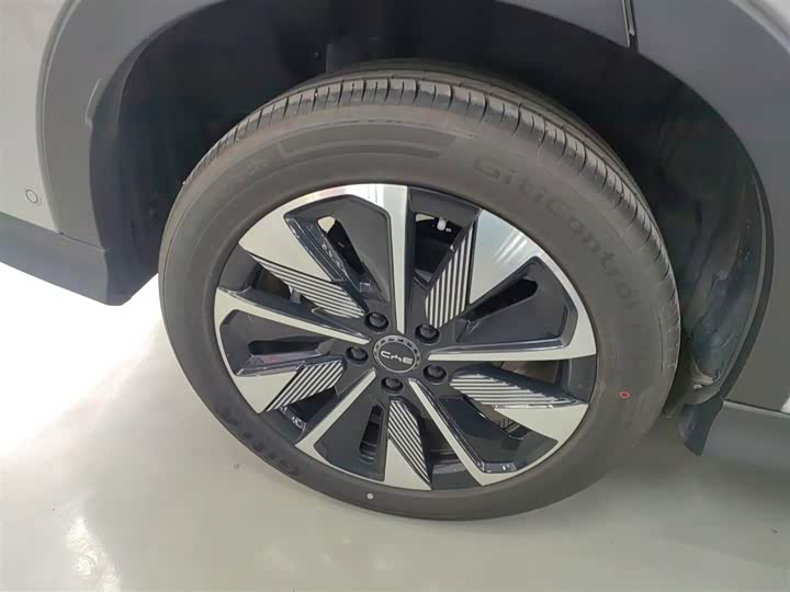 Фото 26 - BYD Song Plus Hybrid/EV