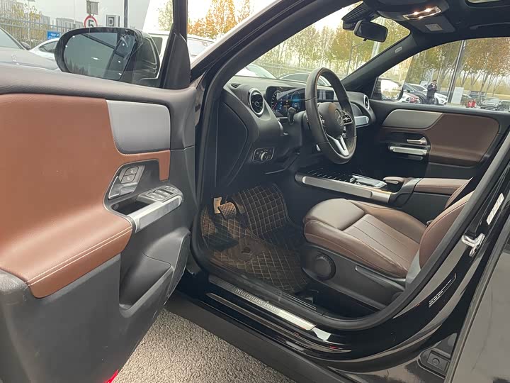 Фото 6 - Mercedes-Benz GLB-Class