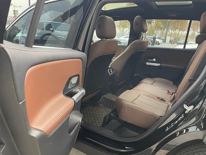 Фото 7 - Mercedes-Benz GLB-Class