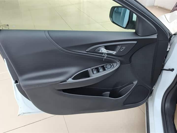 Фото 7 - Chevrolet Malibu XL