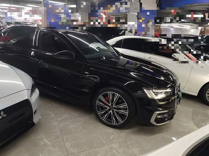 Фото 4 - Audi A6L