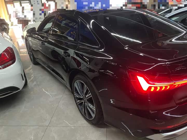 Фото 5 - Audi A6L