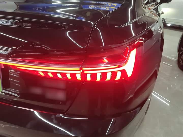 Фото 8 - Audi A6L