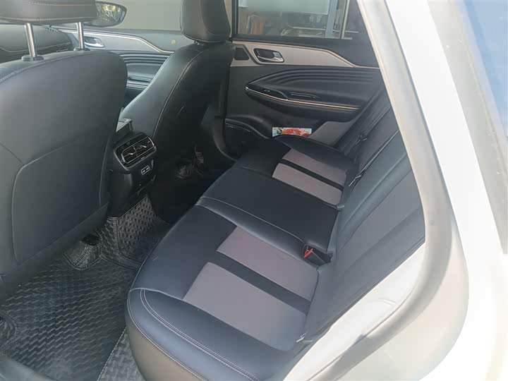 Фото 17 - GAC Aion S