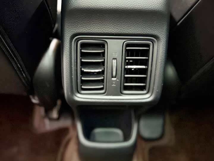 Фото 17 - Honda Vezel